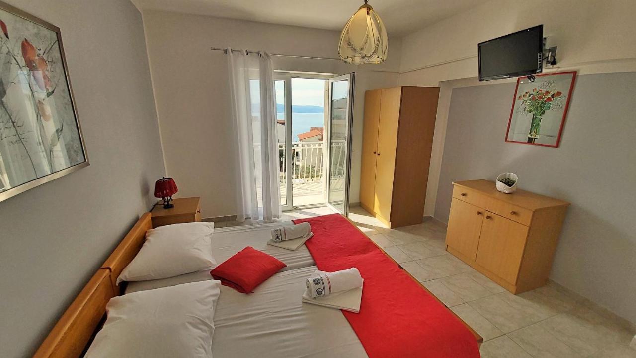 Apartments Mandalinic أوميس المظهر الخارجي الصورة