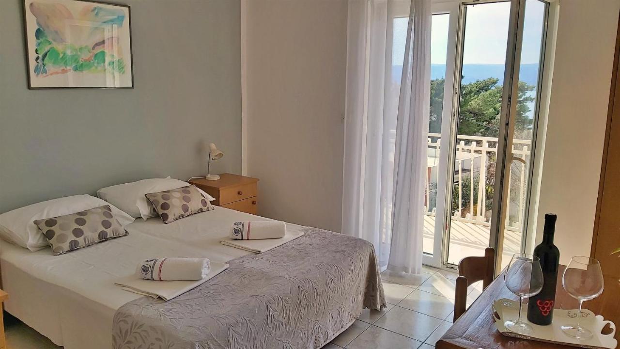 Apartments Mandalinic أوميس المظهر الخارجي الصورة