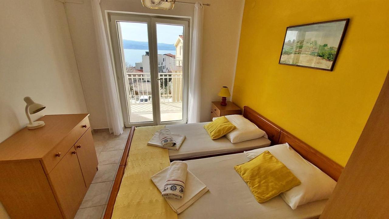 Apartments Mandalinic أوميس المظهر الخارجي الصورة