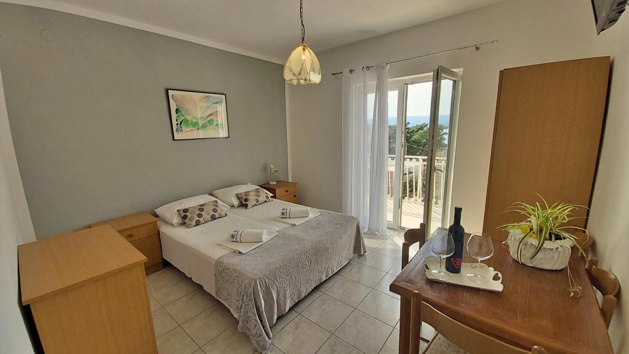 Apartments Mandalinic أوميس المظهر الخارجي الصورة
