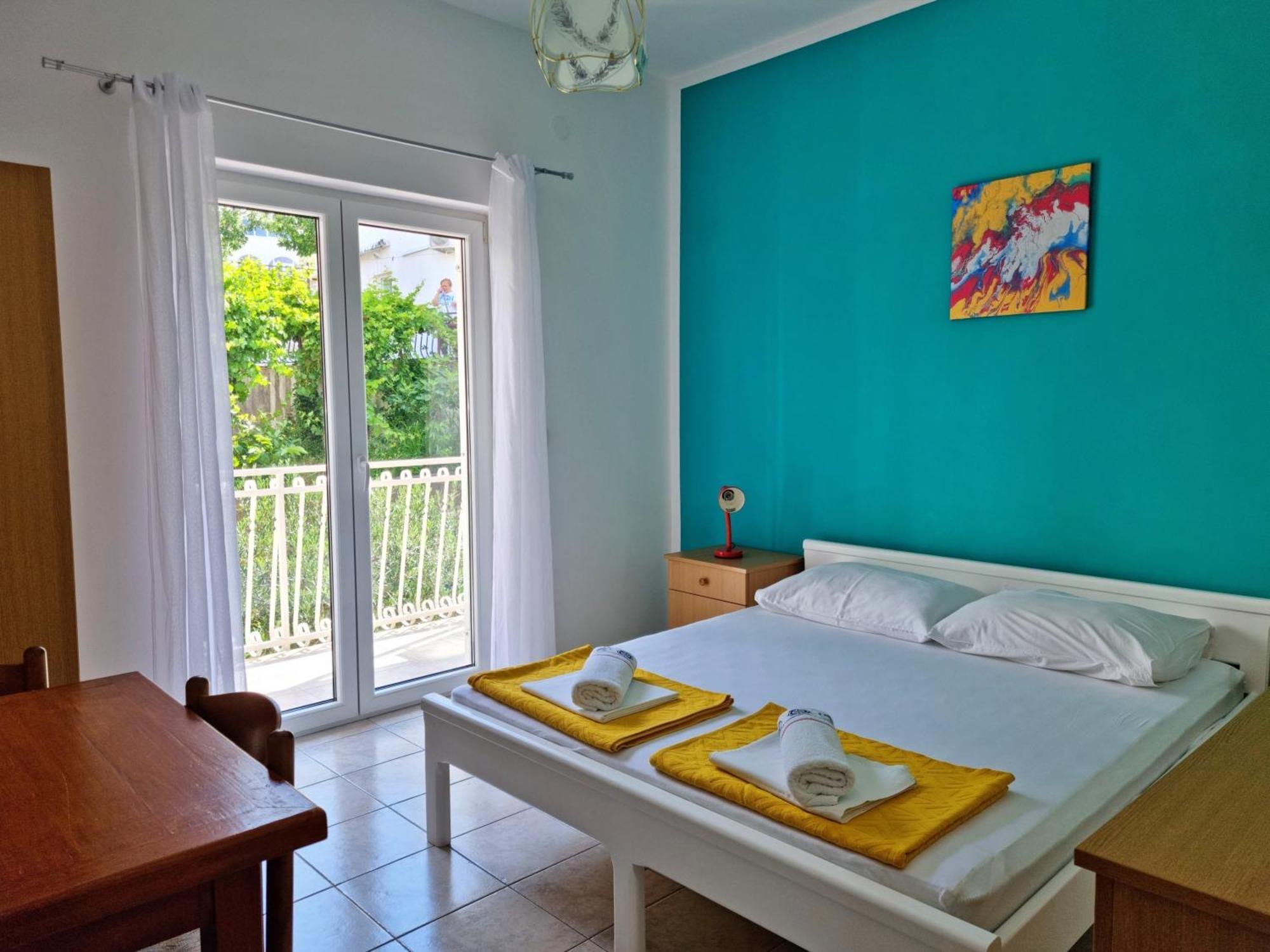 Apartments Mandalinic أوميس المظهر الخارجي الصورة