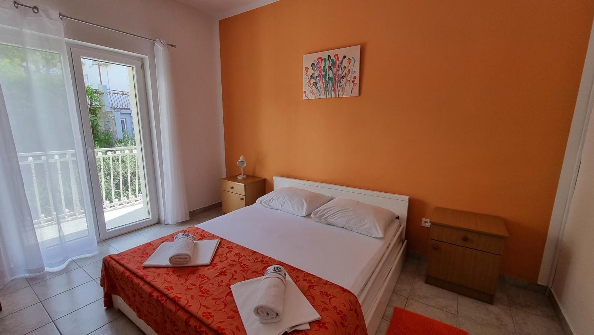 Apartments Mandalinic أوميس المظهر الخارجي الصورة