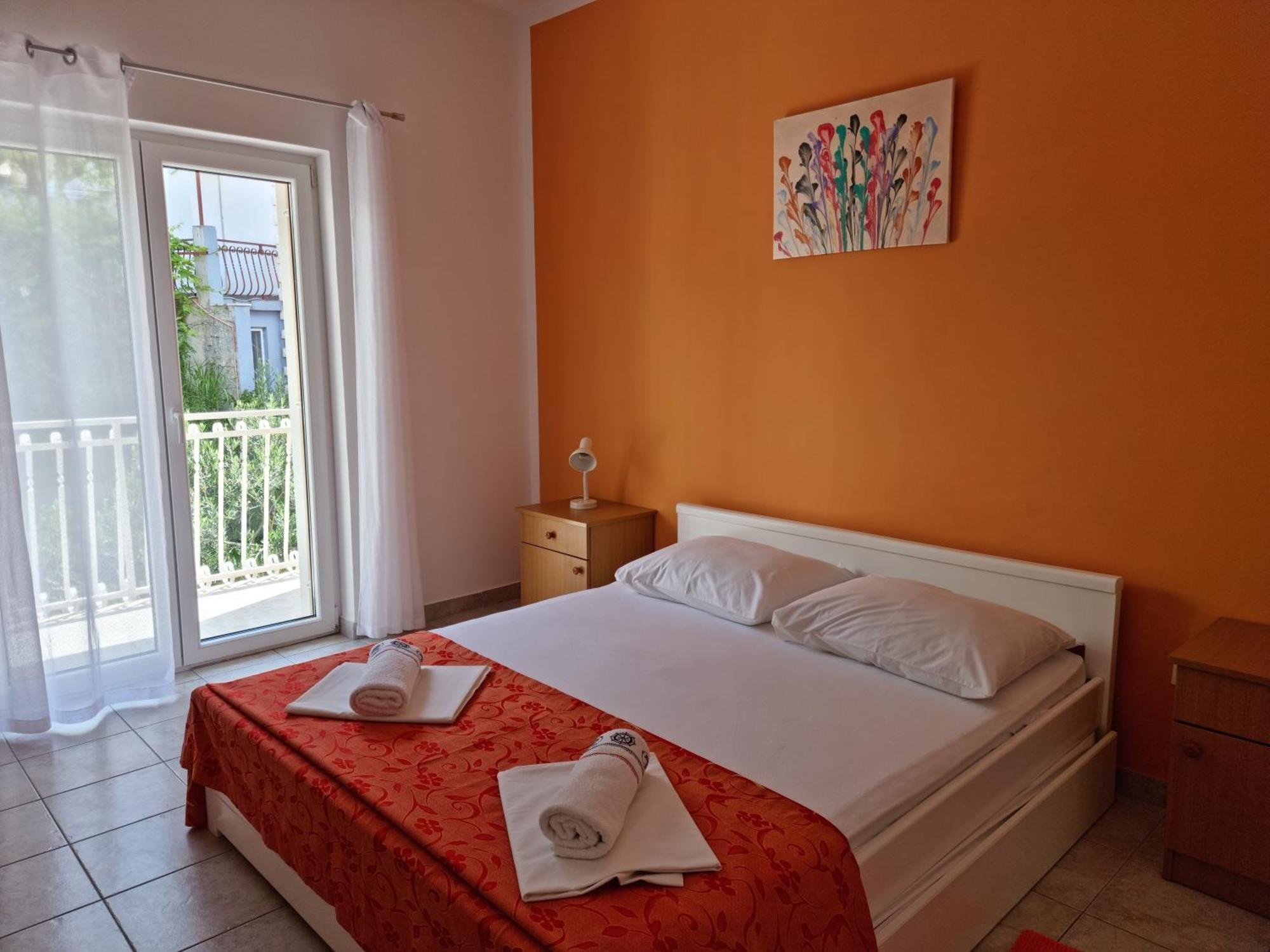 Apartments Mandalinic أوميس المظهر الخارجي الصورة